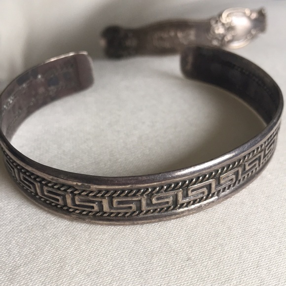 Twisted cable silver tone rhinestone bracelet cuff - Picture 6 of 8